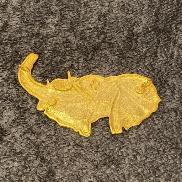 Realm Elephant Pendant Gold Tone Large Trunk Signed Mate Finish - Picture 6 of 9